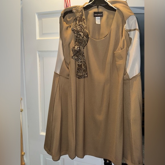 Women’s Professional Suit (plus 16) - Picture 9 of 9